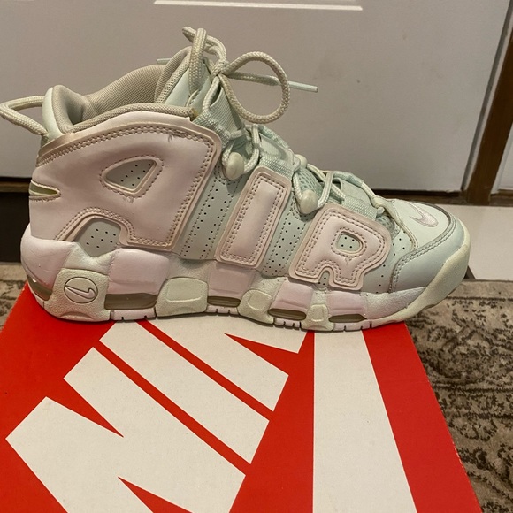 Nike uptown light green and white - Picture 7 of 9